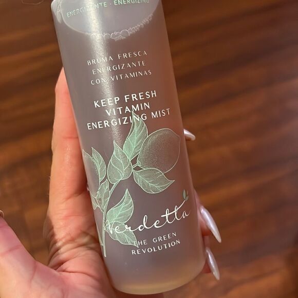NEW VERDETTA ENERGIZING FACIAL MIST VITAMIN SPRAY - GREEN REVOLUTION 6.75FL OZ - Picture 2 of 3